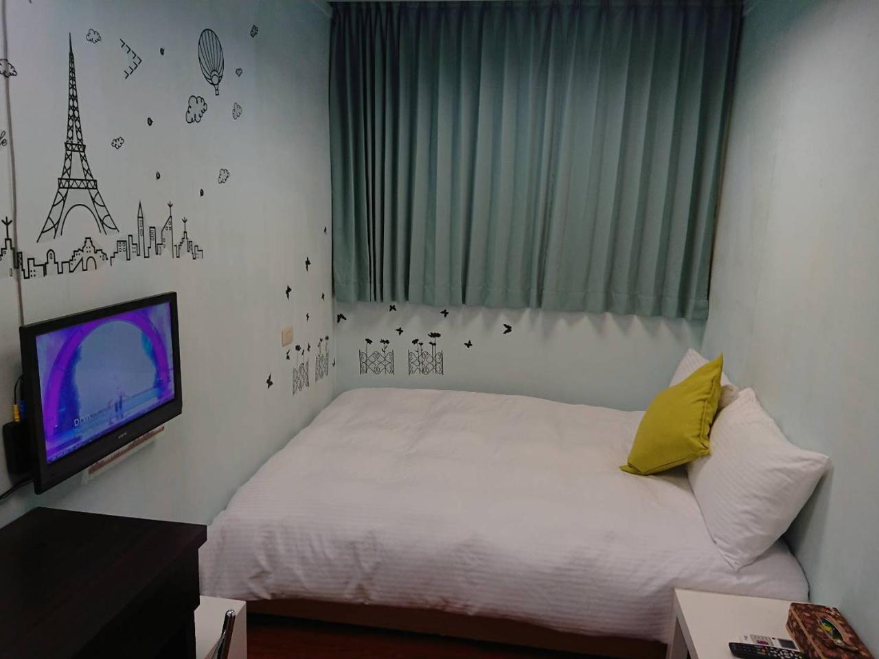 Papa Bear'S Guesthouse ไถจง ภายนอก รูปภาพ