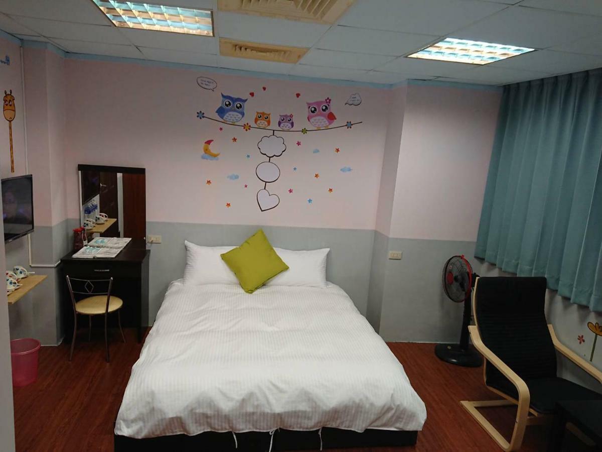 Papa Bear'S Guesthouse ไถจง ภายนอก รูปภาพ