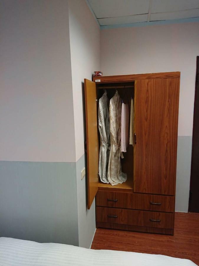 Papa Bear'S Guesthouse ไถจง ภายนอก รูปภาพ