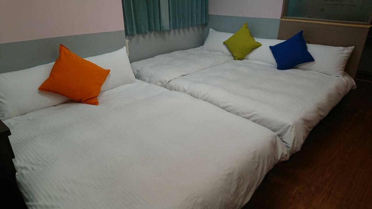 Papa Bear'S Guesthouse ไถจง ภายนอก รูปภาพ